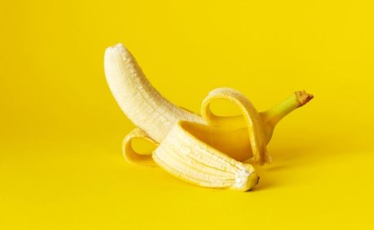 Ripe Banana in yellow background